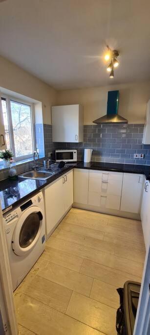 Private 2 Bed Flat Close To Excel & City Airport London Exterior photo
